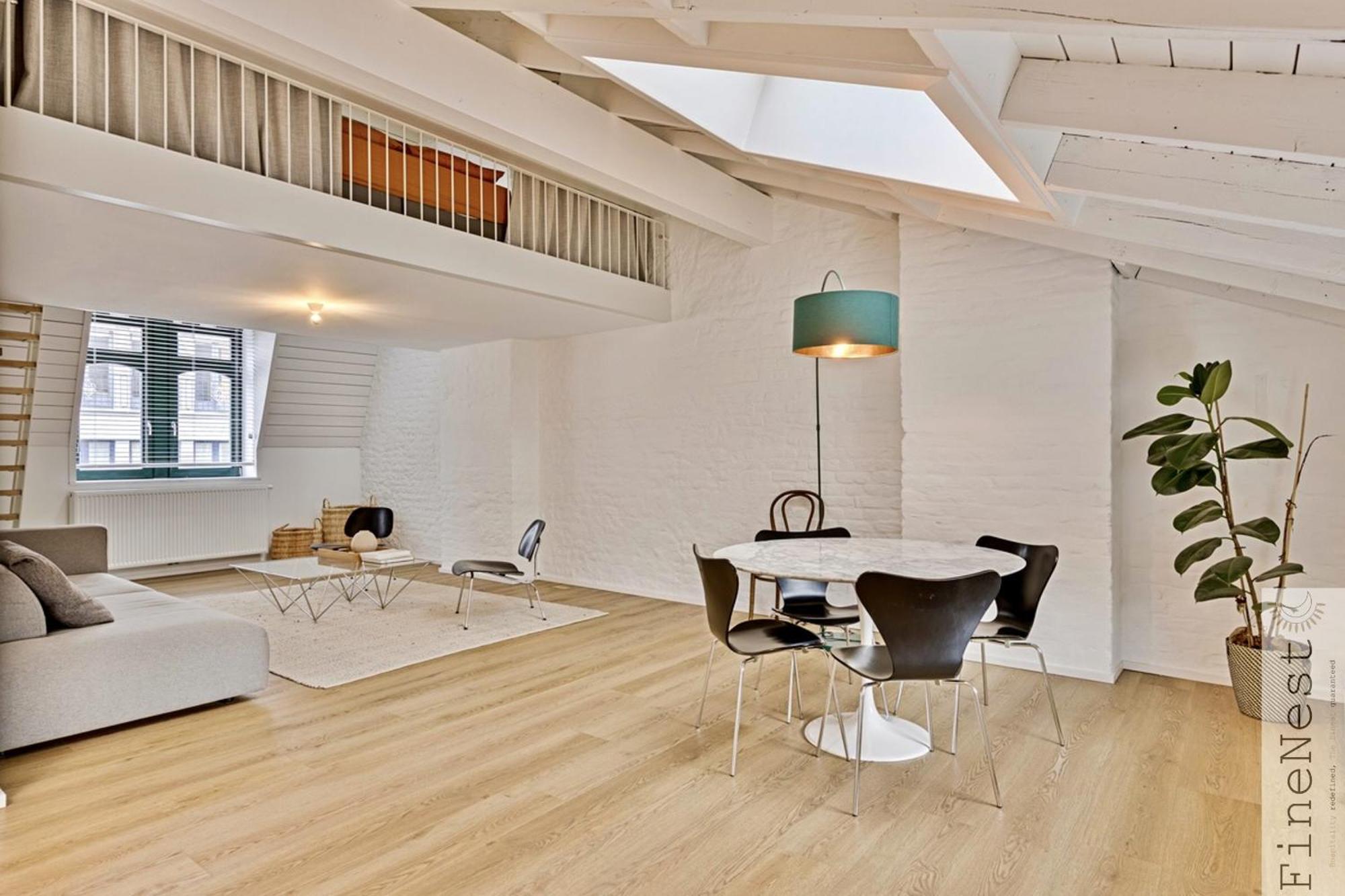 Loft 3 Chambres "Bueren" - Parking - Au Centre De Liege By Finenest エクステリア 写真